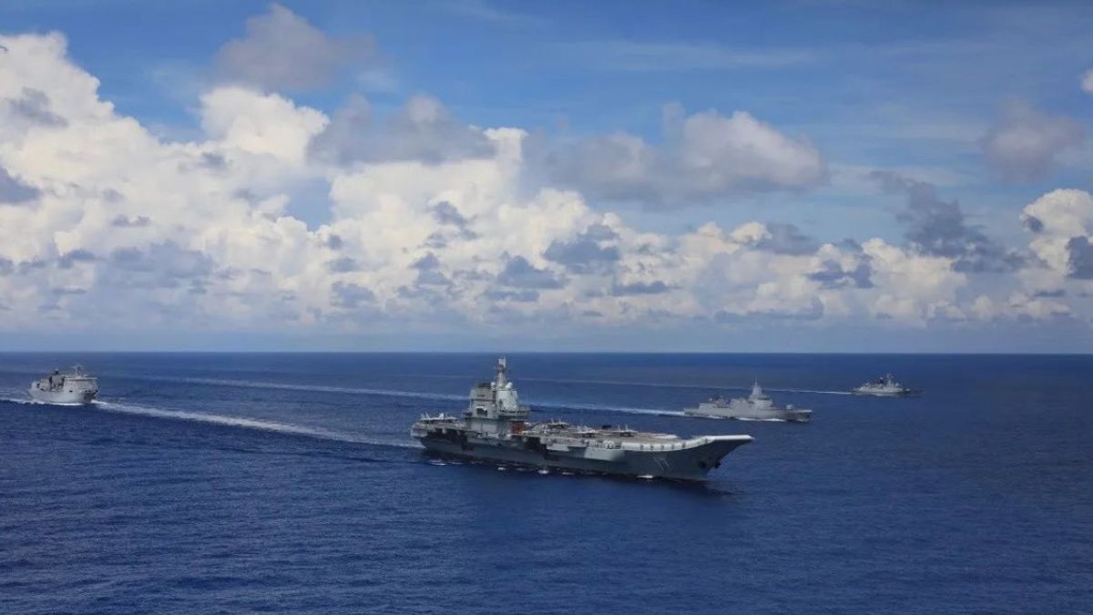 民進黨前立委郭正亮示警,此次共軍演習是民眾無感、專家感到憂慮,尤其許多軍演後出現的重大問題,目前仍無人能回答。圖為中國海軍的山東艦航母編隊。(取自人民海軍公眾號) 民進黨前立委郭正亮示警,此次共軍演習是民眾無感、專家感到憂慮,尤其許多軍演後出現的重大問題,目前仍無人能回答。圖為中國海軍的山東艦航母編隊。(取自人民海軍公眾號)