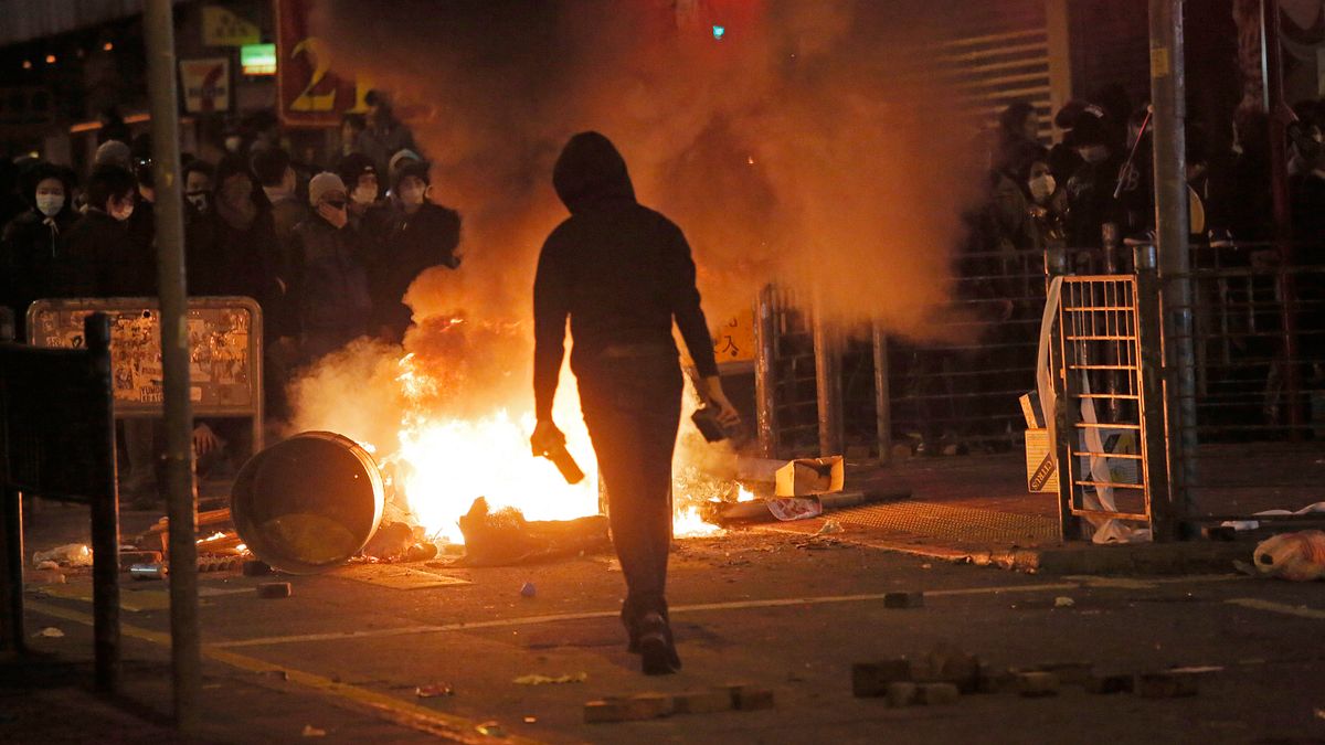 2016年2月9日,香港旺角騒亂。(美聯社) 2016年2月9日,香港旺角騒亂。(美聯社)