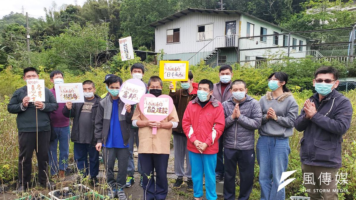 企業界及林管局協助解決樹苗滯銷難題,讓華光智能發展中心師生感念萬分。(圖/昌益事業群提供) 企業界及林管局協助解決樹苗滯銷難題,讓華光智能發展中心師生感念萬分。(圖/昌益事業群提供)