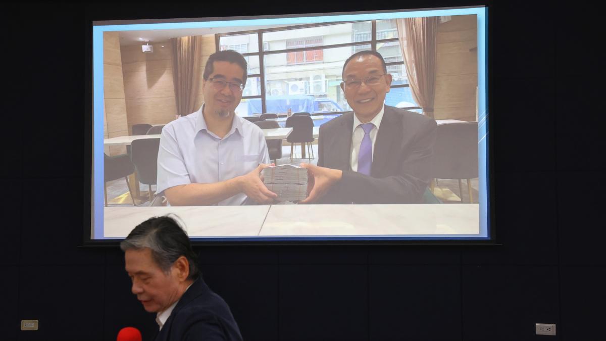馬辦收台商100萬元踩「反滲透法」紅線?邱垂正一針見血,錢花在「這裡」問題就大了
