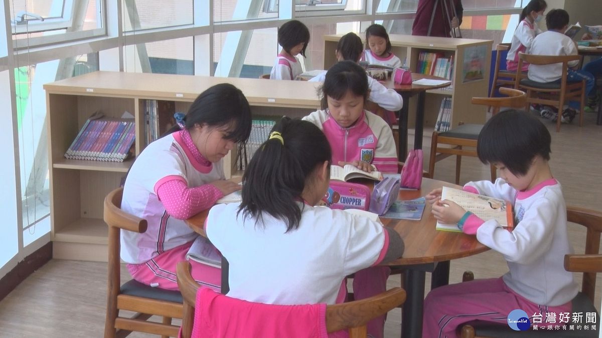 碧華國小皇冠圖書館 打造快樂閱讀王國 碧華國小皇冠圖書館 打造快樂閱讀王國