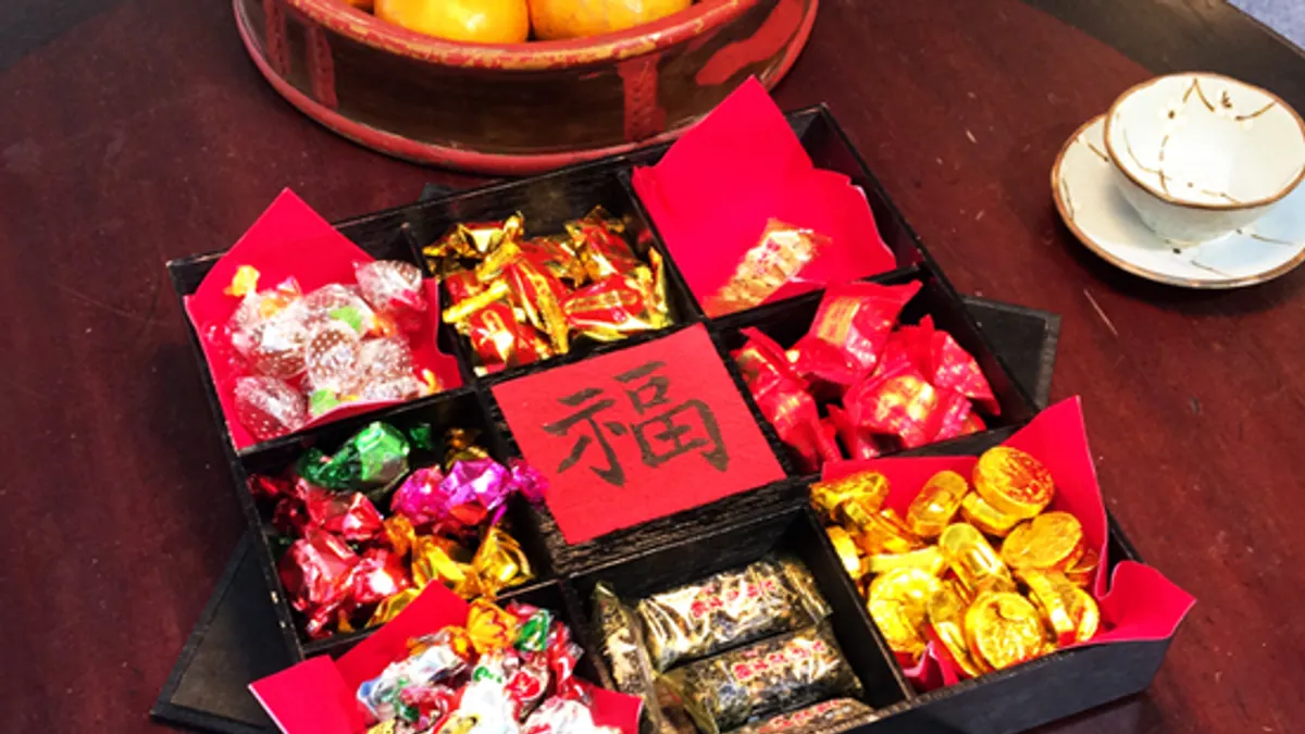 過年一定要吃的開心果、腰果 、核桃等堅果類零嘴,要買得剛剛好就很不容易,但吃不完的可千萬不要丟,可以用果汁機打成堅果醬。(取自維基百科,Oliver515攝/CC BY 3.0)