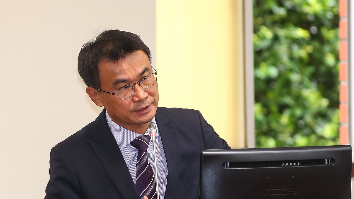 農委會主委陳吉仲用農損救助基金的錢幫美豬進口宣傳,算是相當諷刺。(顏麟宇攝) 農委會主委陳吉仲用農損救助基金的錢幫美豬進口宣傳,算是相當諷刺。(顏麟宇攝)