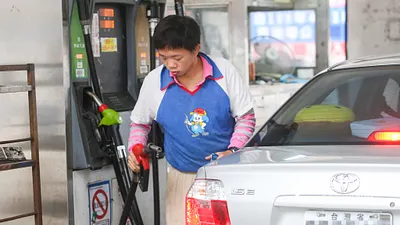 加油站(陳明仁攝)