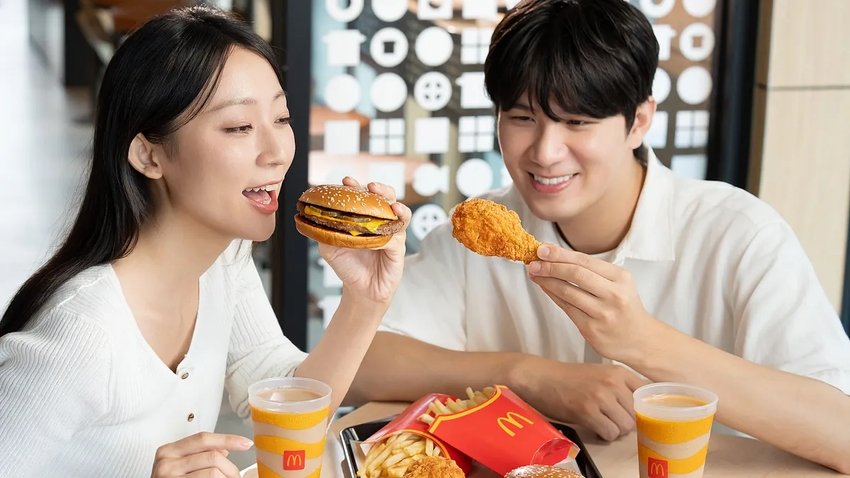 11/5起麥當勞「歲末雙享祭」開跑!七大飲品享買一送一,多款經典產品商品兩件99 元起,怎麼點都划算。(圖/麥當勞提供)