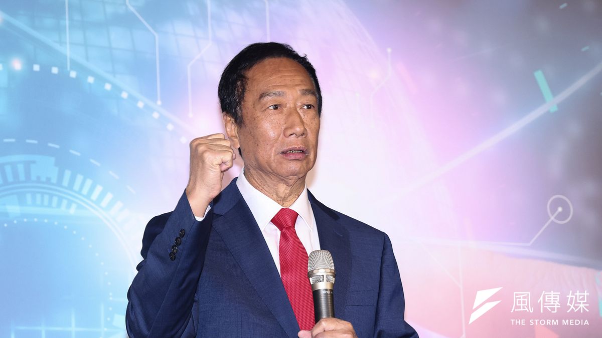 鴻海創辦人郭台銘舉行「科技經濟開拓之旅」返台記者會。(顏麟宇攝) 鴻海創辦人郭台銘舉行「科技經濟開拓之旅」返台記者會。(顏麟宇攝)