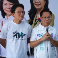民眾黨嘉義市長參選人張啓楷宣布,他的競選總部主任委員,將由民眾黨主席黃國昌、國民黨主席鄭麗文兩黨主席擔任。(民眾黨提供) 民眾黨嘉義市長參選人張啓楷宣布,他的競選總部主任委員,將由民眾黨主席黃國昌、國民黨主席鄭麗文兩黨主席擔任。(民眾黨提供)