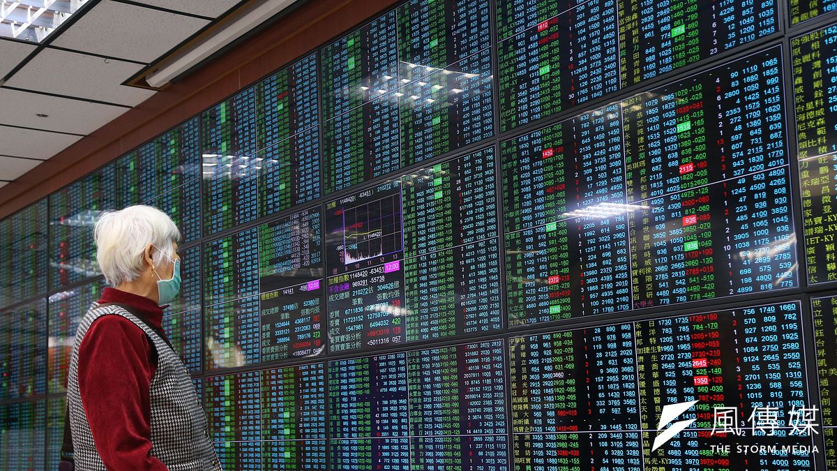 中國信託台灣活力基金經理人周俊宏表示,台股買盤資金提前卡位,帶動指數衝上近3個月新高,外資也連6買,但近期最大的不確定因素仍來自美國總統川普的挑釁。(資料照,顏麟宇攝) 中國信託台灣活力基金經理人周俊宏表示,台股買盤資金提前卡位,帶動指數衝上近3個月新高,外資也連6買,但近期最大的不確定因素仍來自美國總統川普的挑釁。(資料照,顏麟宇攝)