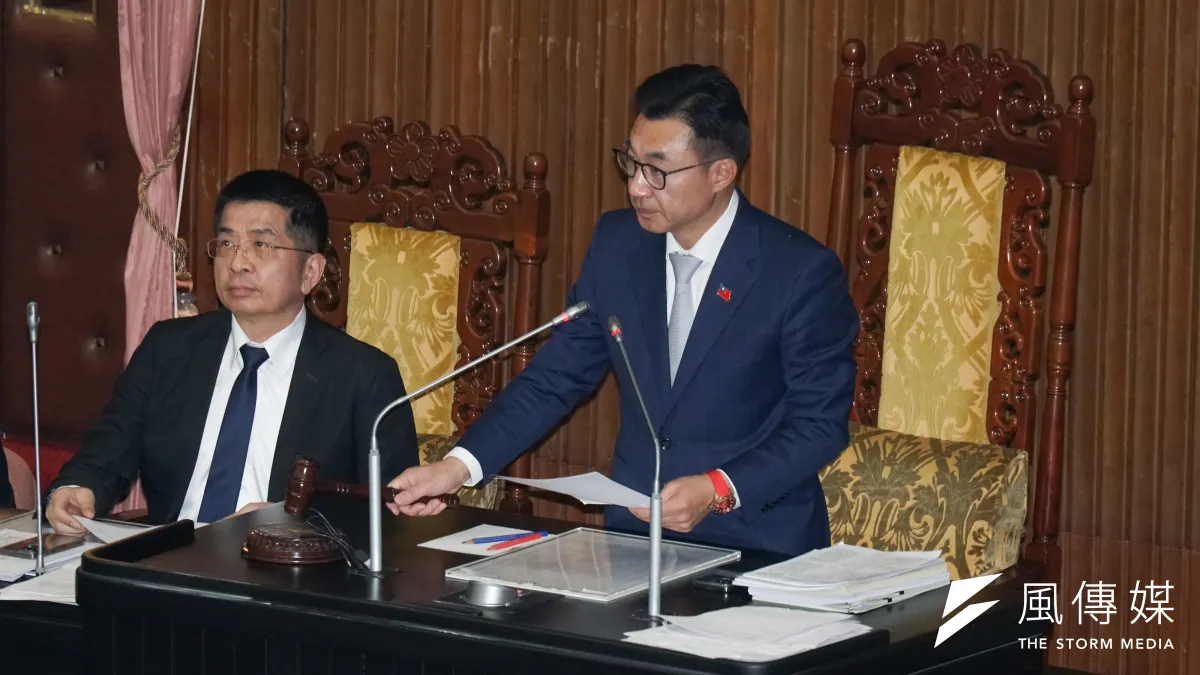 公益揭弊者保護法三讀通過,立法院副院長江啟臣交下議事槌。(蔡親傑攝)