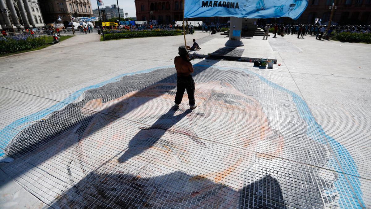 馬拉度納之死,讓整個阿根廷陷入集體悲傷。(美聯社) 馬拉度納之死,讓整個阿根廷陷入集體悲傷。(美聯社)