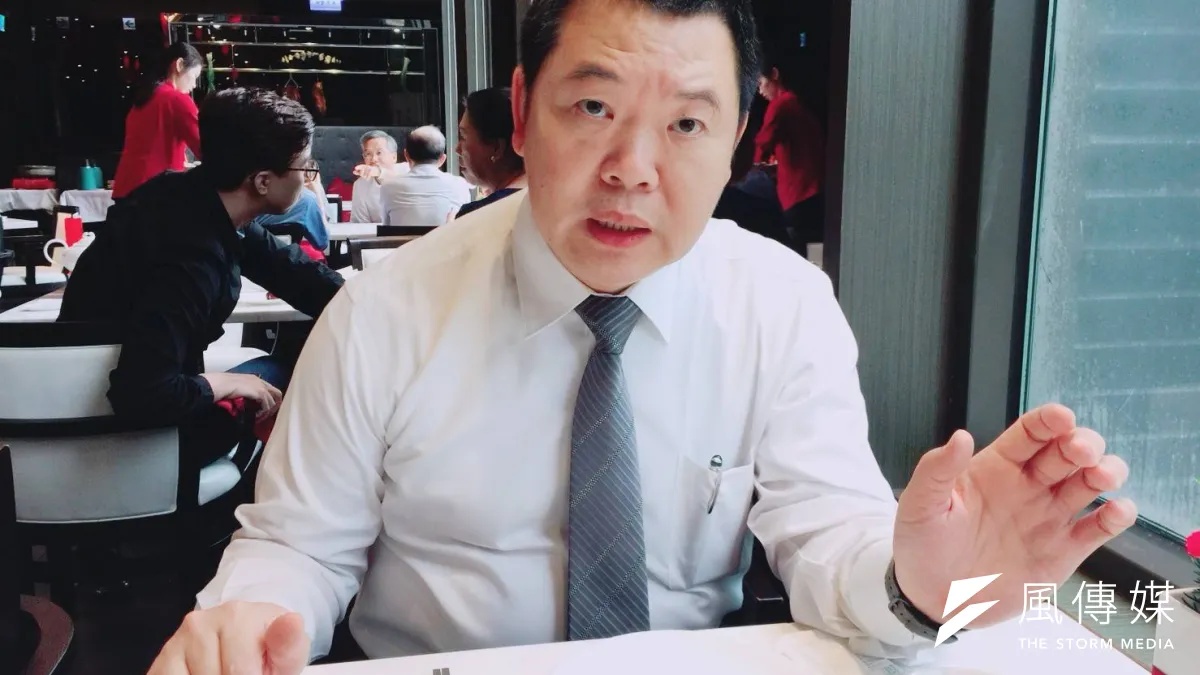 上揚國際實業營業二處總經理朱建雄自軍職退伍後,以門外漢之姿轉戰房市,從基層做起,深耕高雄。(圖/徐炳文攝)