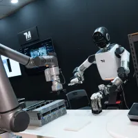 台湾企業を取り巻く新たな競争は、単にロボットを導入・利用する段階から、統合・検証・輸出能力を競う段階へと移行していく。(資料写真/劉偉宏撮影) 台湾企業を取り巻く新たな競争は、単にロボットを導入・利用する段階から、統合・検証・輸出能力を競う段階へと移行していく。(資料写真/劉偉宏撮影)