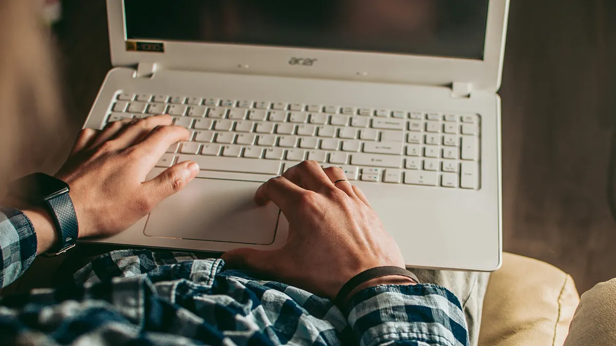 Pornhub、XVideos 等 4 大成人平台出事了!(示意圖/取自unsplash)