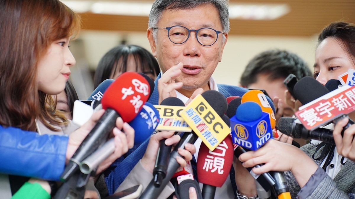 民眾黨主席柯文哲15日接受媒體聯訪,談及與總統蔡英文會面一事。(民眾黨提供) 民眾黨主席柯文哲15日接受媒體聯訪,談及與總統蔡英文會面一事。(民眾黨提供)