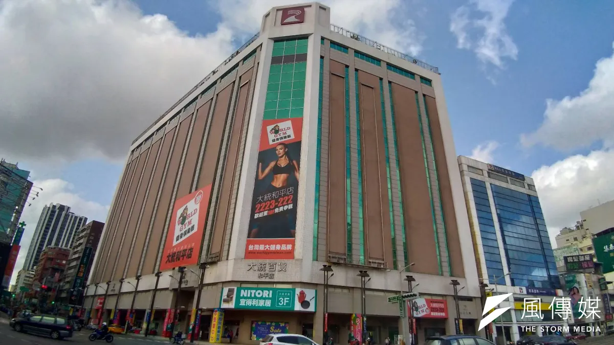 大統和平店走過二十年,留下很多高雄人回憶,傳出三月底將歇業,由零售業接手。 (圖/徐炳文攝)