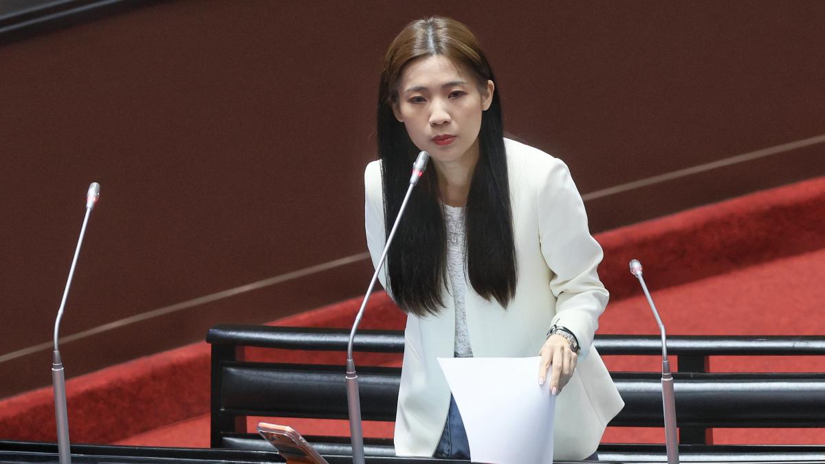 警登門查〈油不得你〉 徐巧芯批:先要求下架再找罪名,不是查水表是什麼?