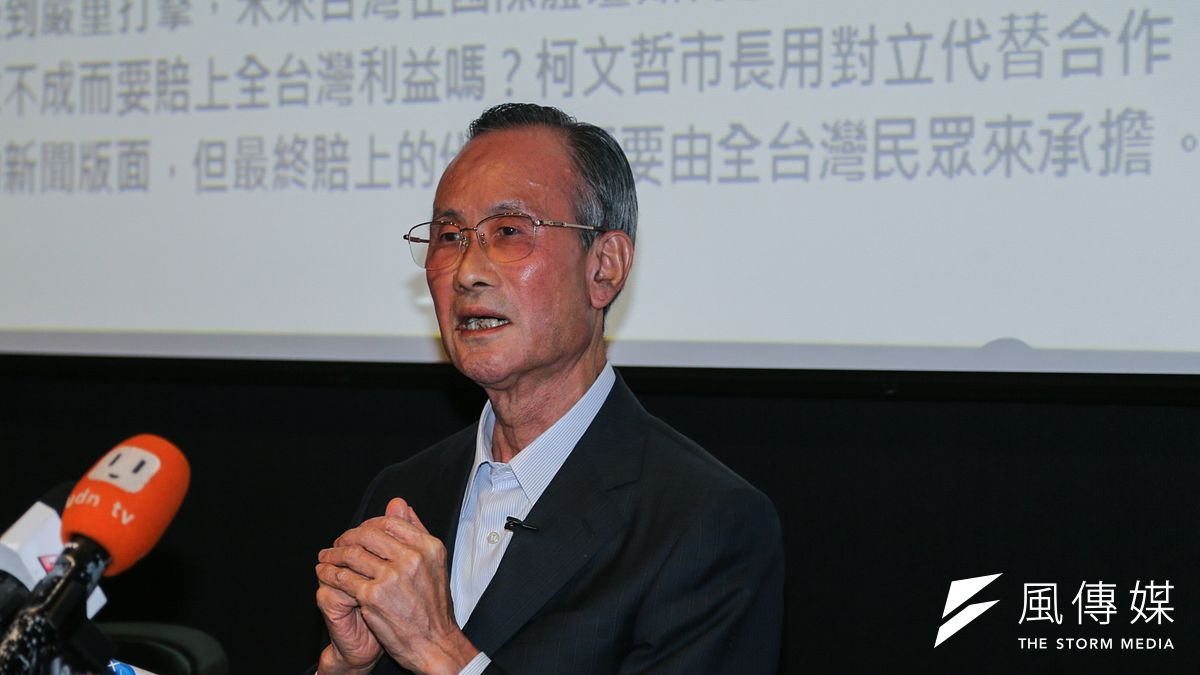 遠雄集團董事長趙藤雄(圖中)及新北市議員周勝考7月初遭聲押,下周羈押期限即將屆滿,但台北地檢署認為仍有相關事證待釐清,於25日向台北地院聲請延押。(資料照,陳明仁攝) 遠雄集團董事長趙藤雄(圖中)及新北市議員周勝考7月初遭聲押,下周羈押期限即將屆滿,但台北地檢署認為仍有相關事證待釐清,於25日向台北地院聲請延押。(資料照,陳明仁攝)