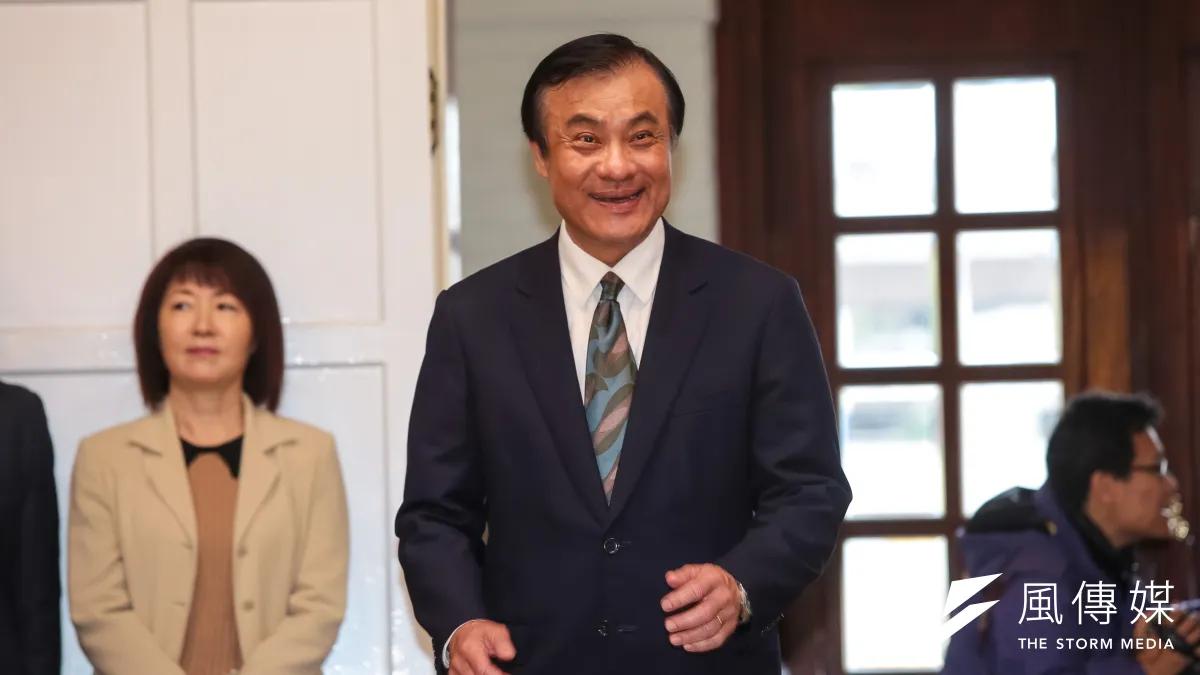 立法院長蘇嘉全2日出席新科立委童惠珍就職典禮,面對國民黨團揚言杯葛促進轉型正義委員會預算,蘇會前受訪時表示,有意見可用其他方式,不是不給預算,相信可以溝通。(顏麟宇攝)