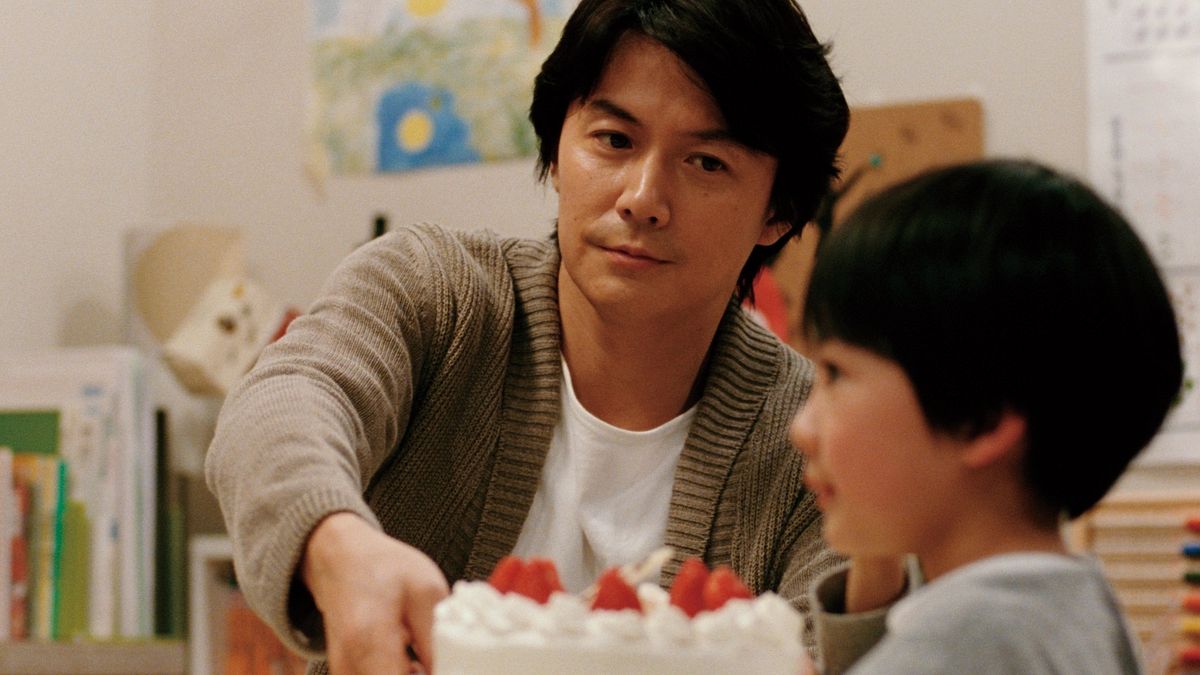 主題單元選映由真實事件改編的《艾拉,戰爭下的女兒》,描述隨著韓戰戰火結束,情同父女的土耳其父親與曾短暫收留的韓國女孩兩人於分隔一甲子後,重逢延續跨國籍的真摯父女情。(圖/新北市政府提供) 主題單元選映由真實事件改編的《艾拉,戰爭下的女兒》,描述隨著韓戰戰火結束,情同父女的土耳其父親與曾短暫收留的韓國女孩兩人於分隔一甲子後,重逢延續跨國籍的真摯父女情。(圖/新北市政府提供)