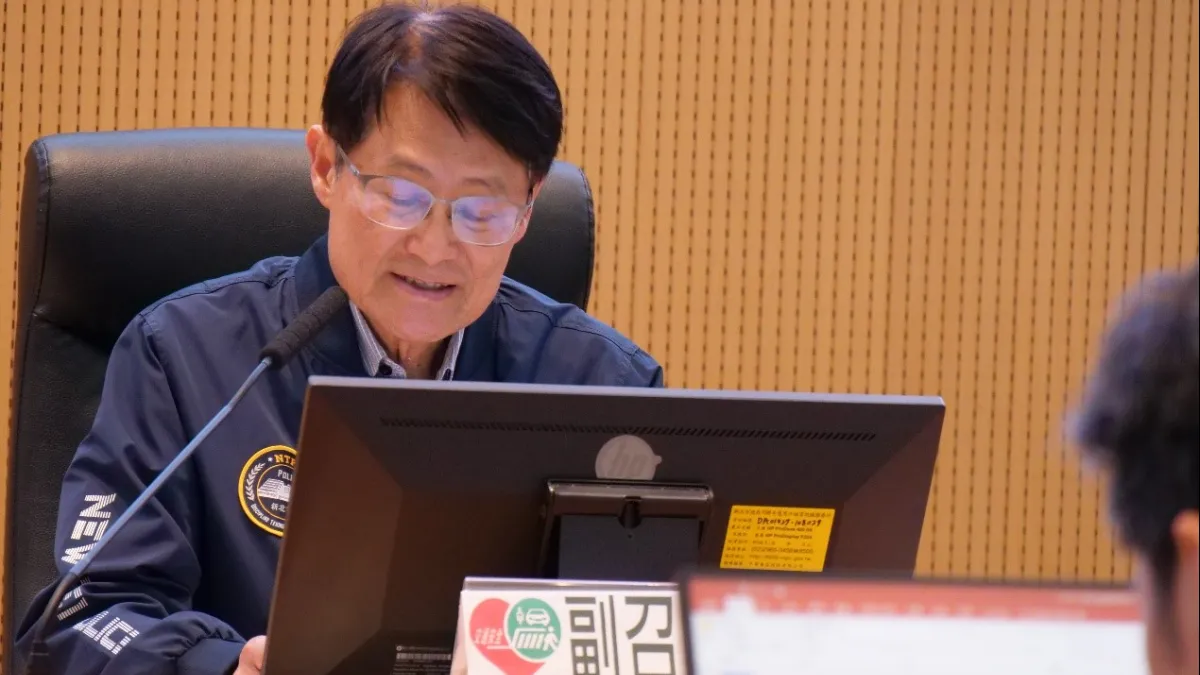 新北市副市長陳純敬主持4月份道安會報。(圖/新北市交通局提供)