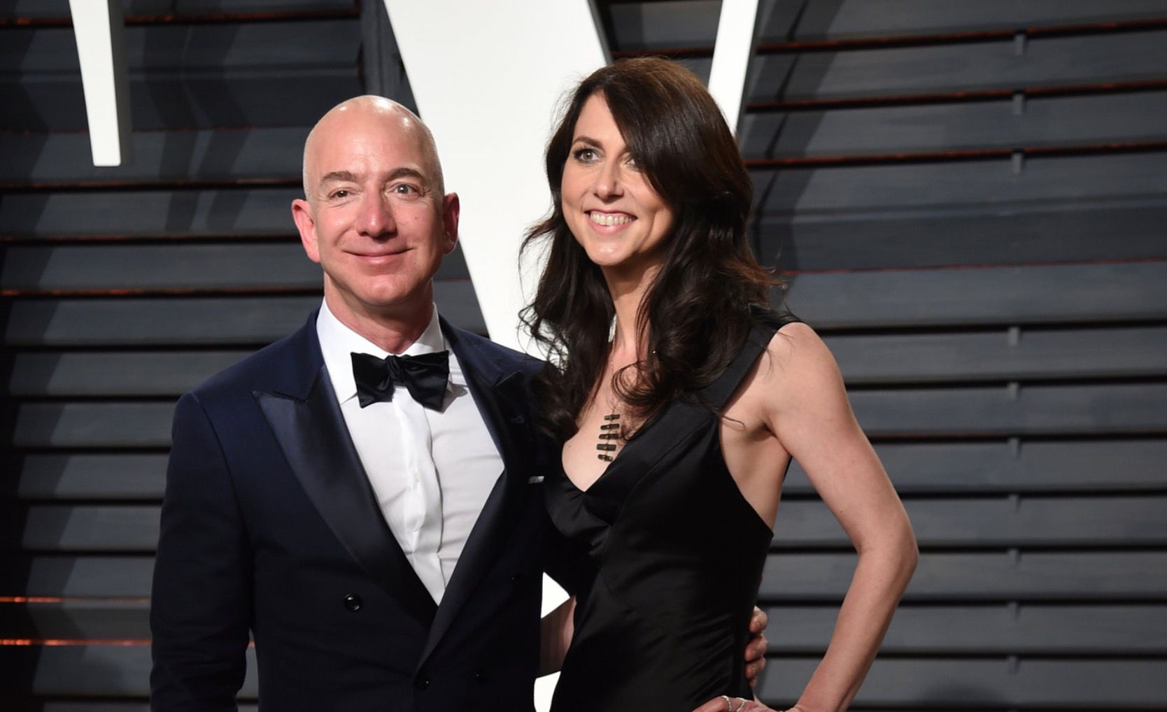 貝佐斯與麥肯姬。（美聯社）