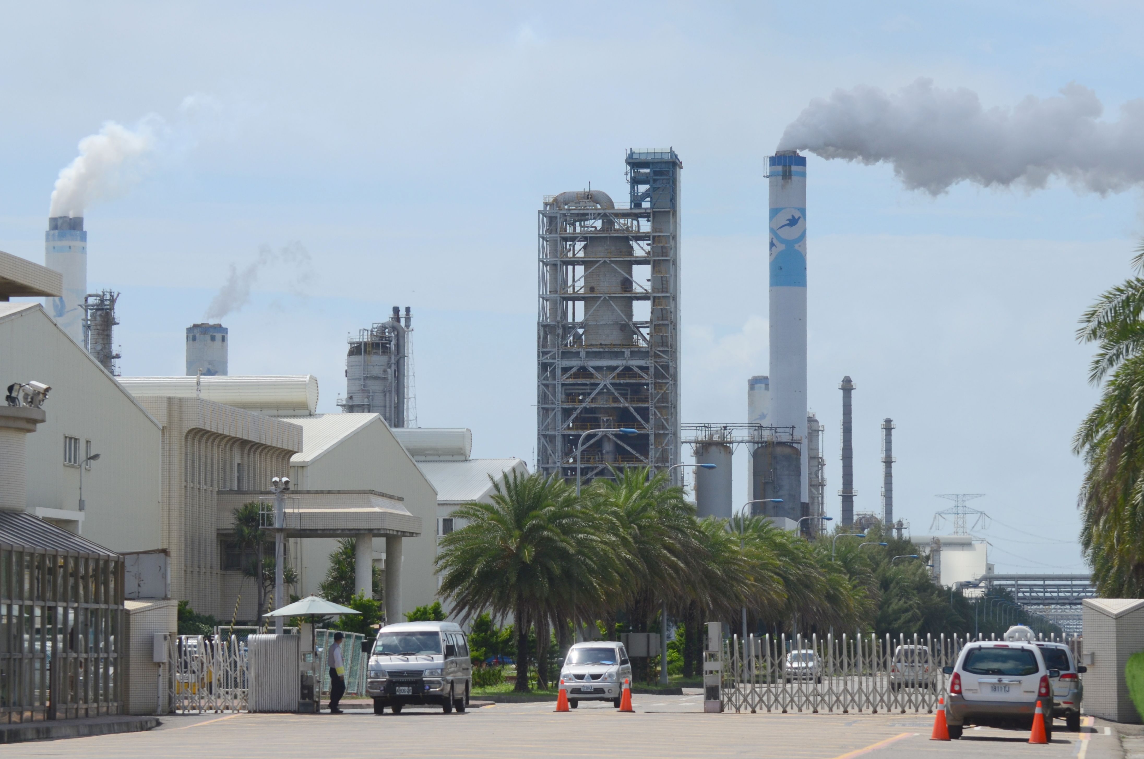 麥寮海水淡化廠環評審查通過，未來於枯水期將日產淡水8到10.5萬噸。圖為台塑麥寮工業園區。（宋小海攝）
