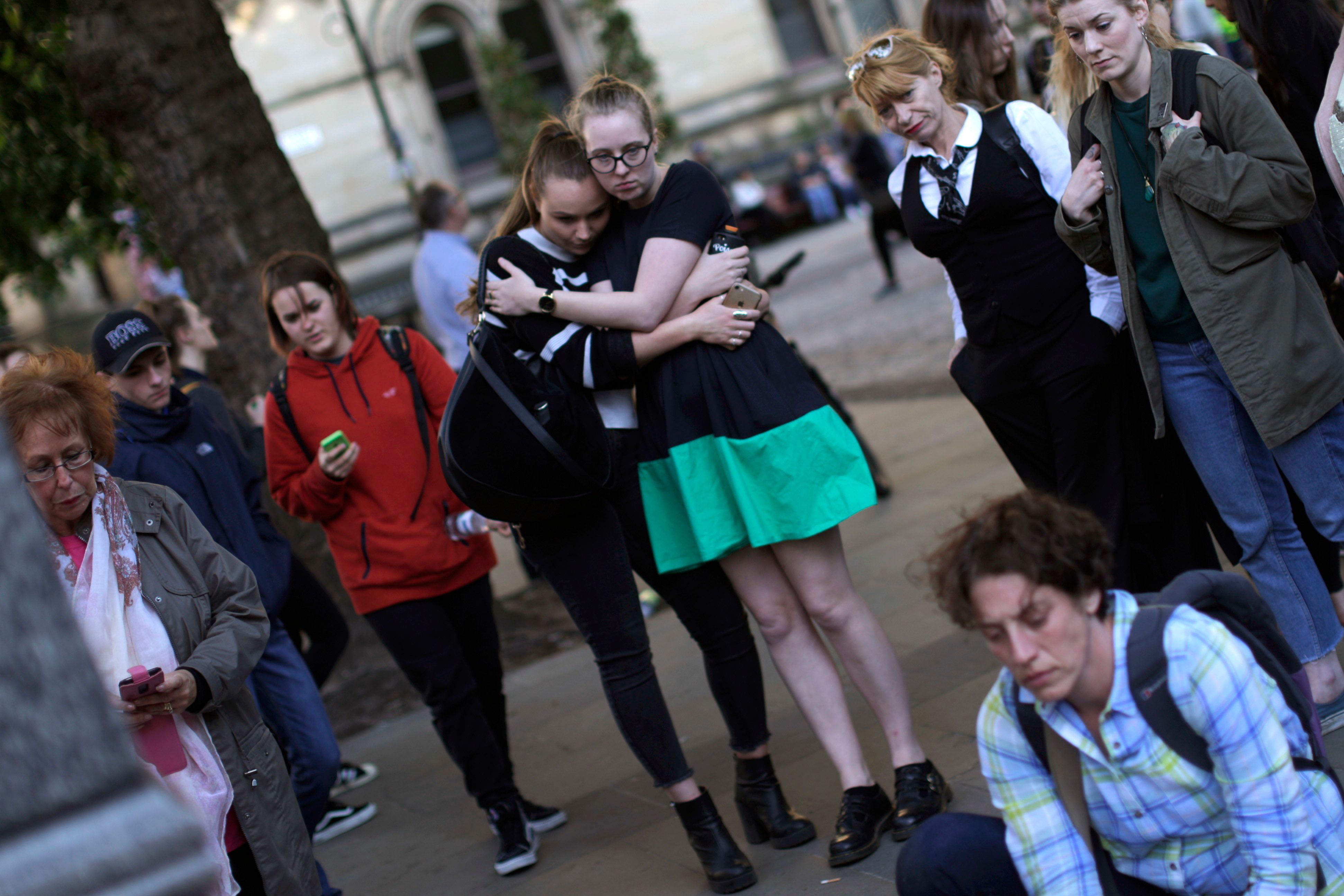 英國曼徹斯特一場演唱會爆發炸彈攻擊，22人死亡，其中多為年輕人。（美聯社）