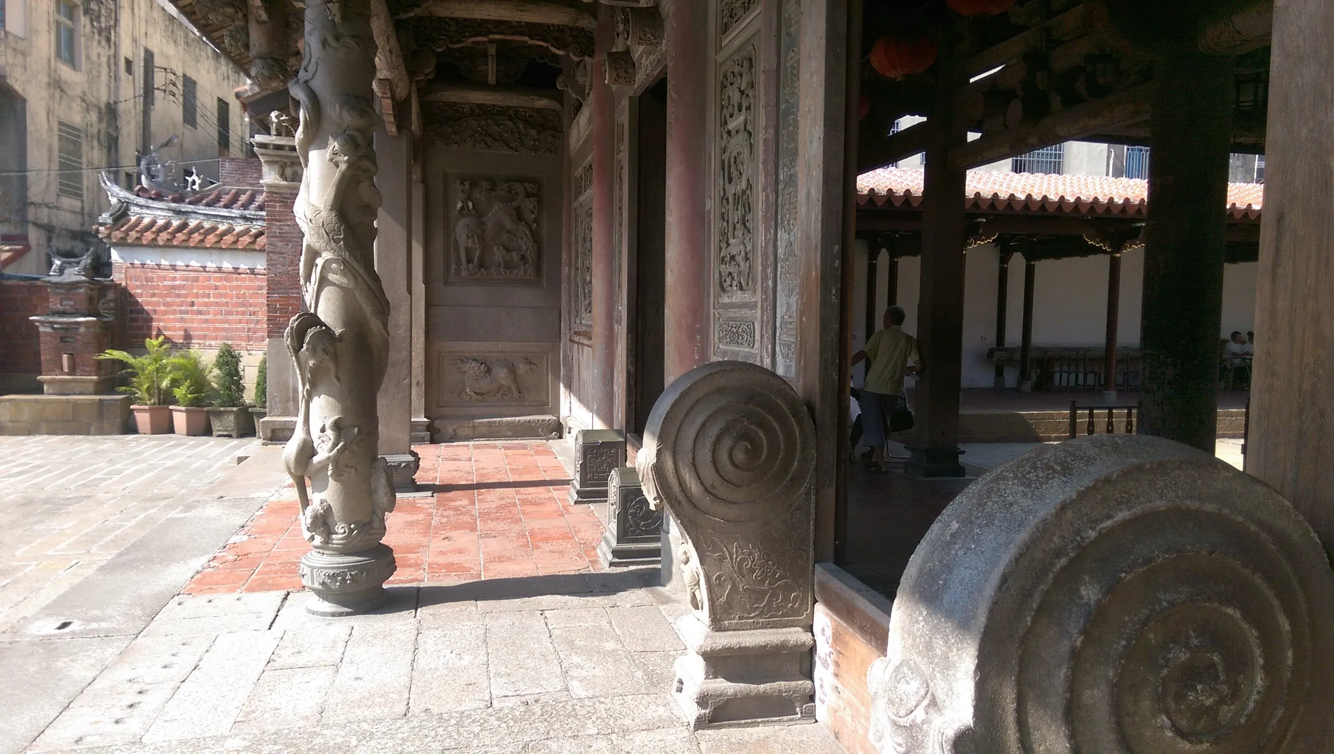 鹿港龍山寺，宗教，廟宇（風傳媒）
