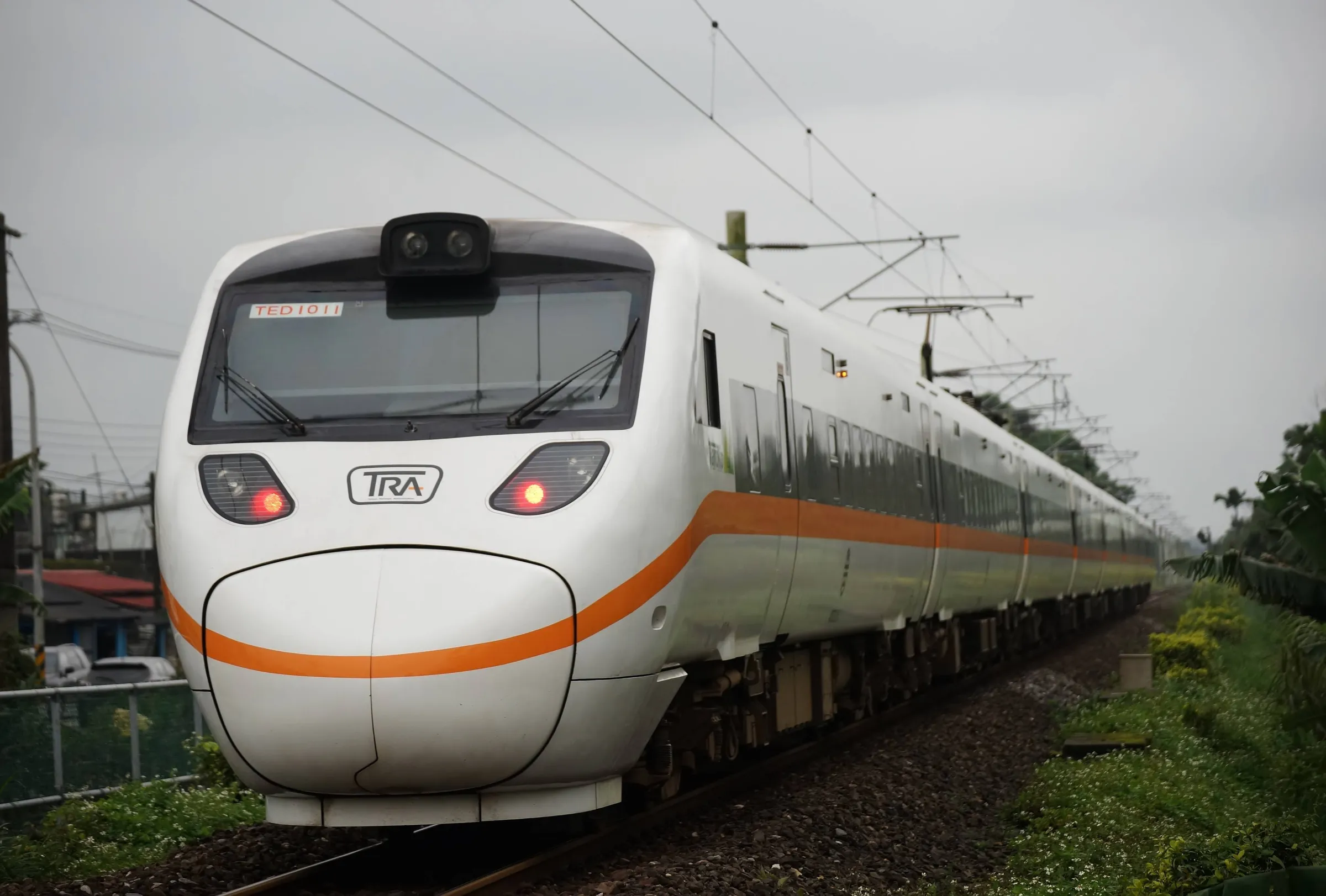 台鐵11月27日至30日加開16列次疏運返鄉投票旅客，圖為台鐵太魯閣自強號。（資料照，盧逸峰攝）