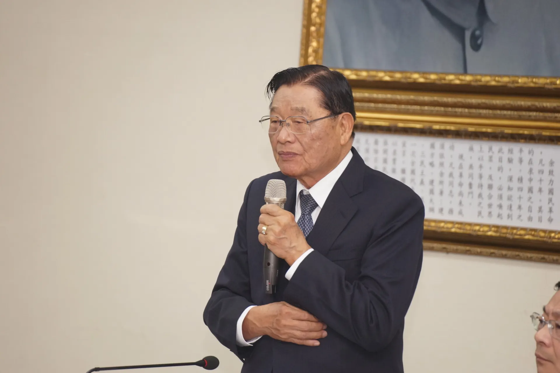 20180301-国民党召開「声援103年度中山獎学金解冻」記者会，江丙坤発言。（盧逸峰撮）