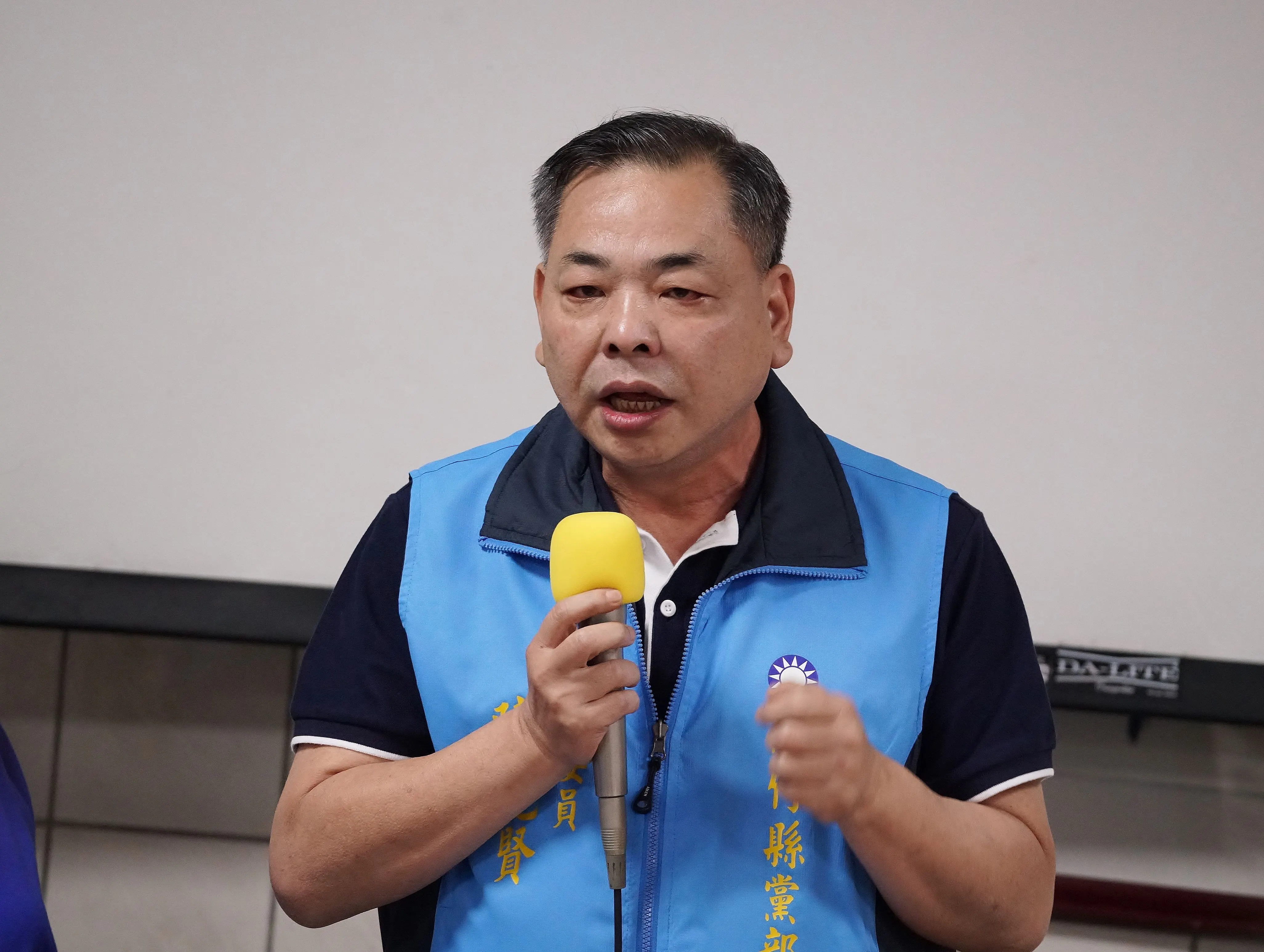 20191107-國民黨總統參選人韓國瑜7日參訪世光教養院，副縣長陳見賢陪同。（盧逸峰攝）