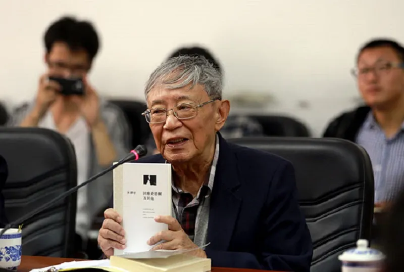 2014年5月9日，在華東師範大學開講「倫理學研討班」的李澤厚。（華東師範大學網站）