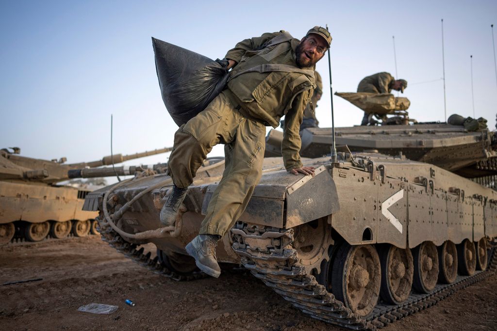 2023年11月26日，以色列國防軍在加薩邊境集結。（美聯社）