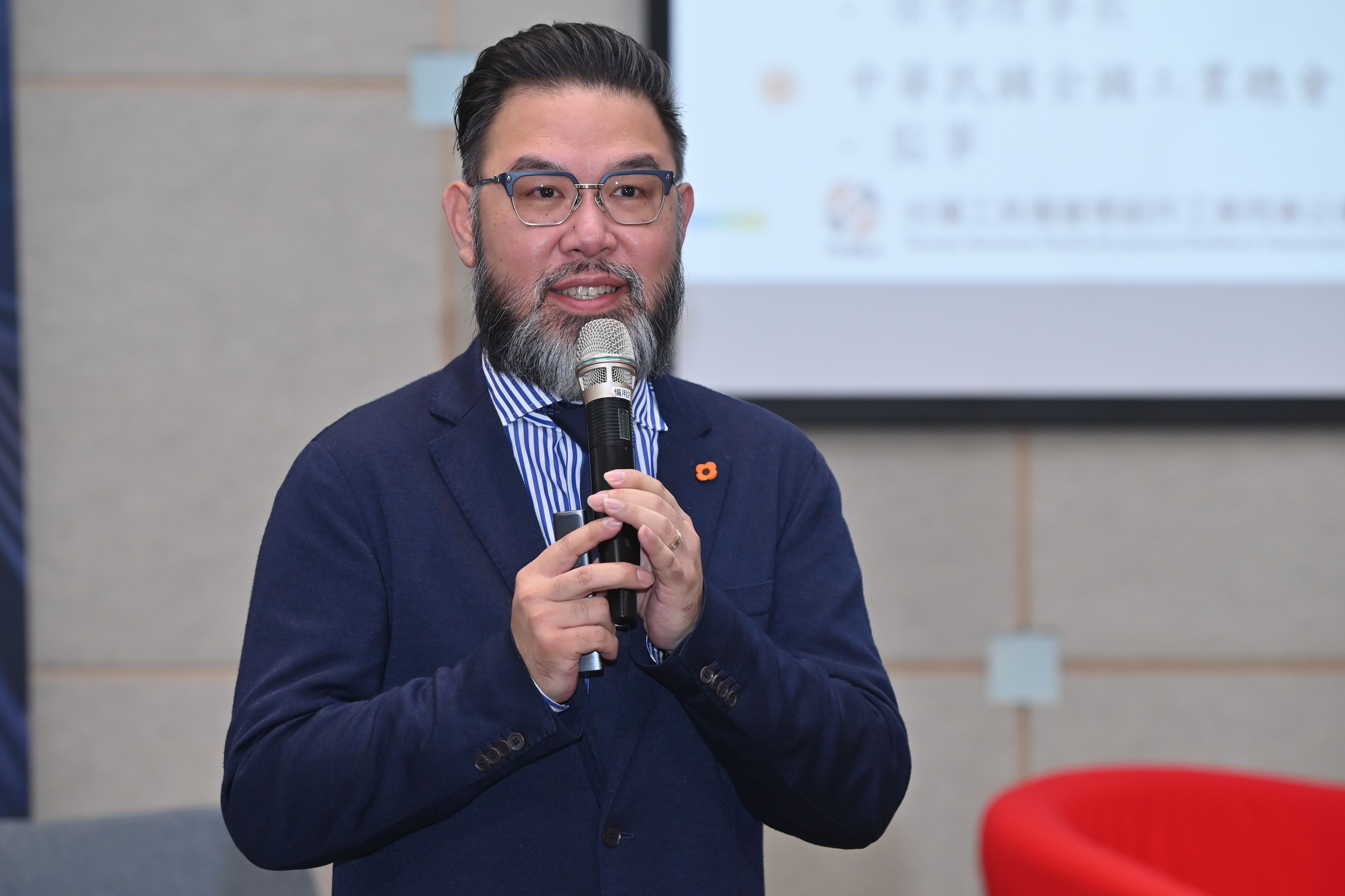 工具機暨零組件公会理事長陳伯佳18日参加长风基金会的论坛