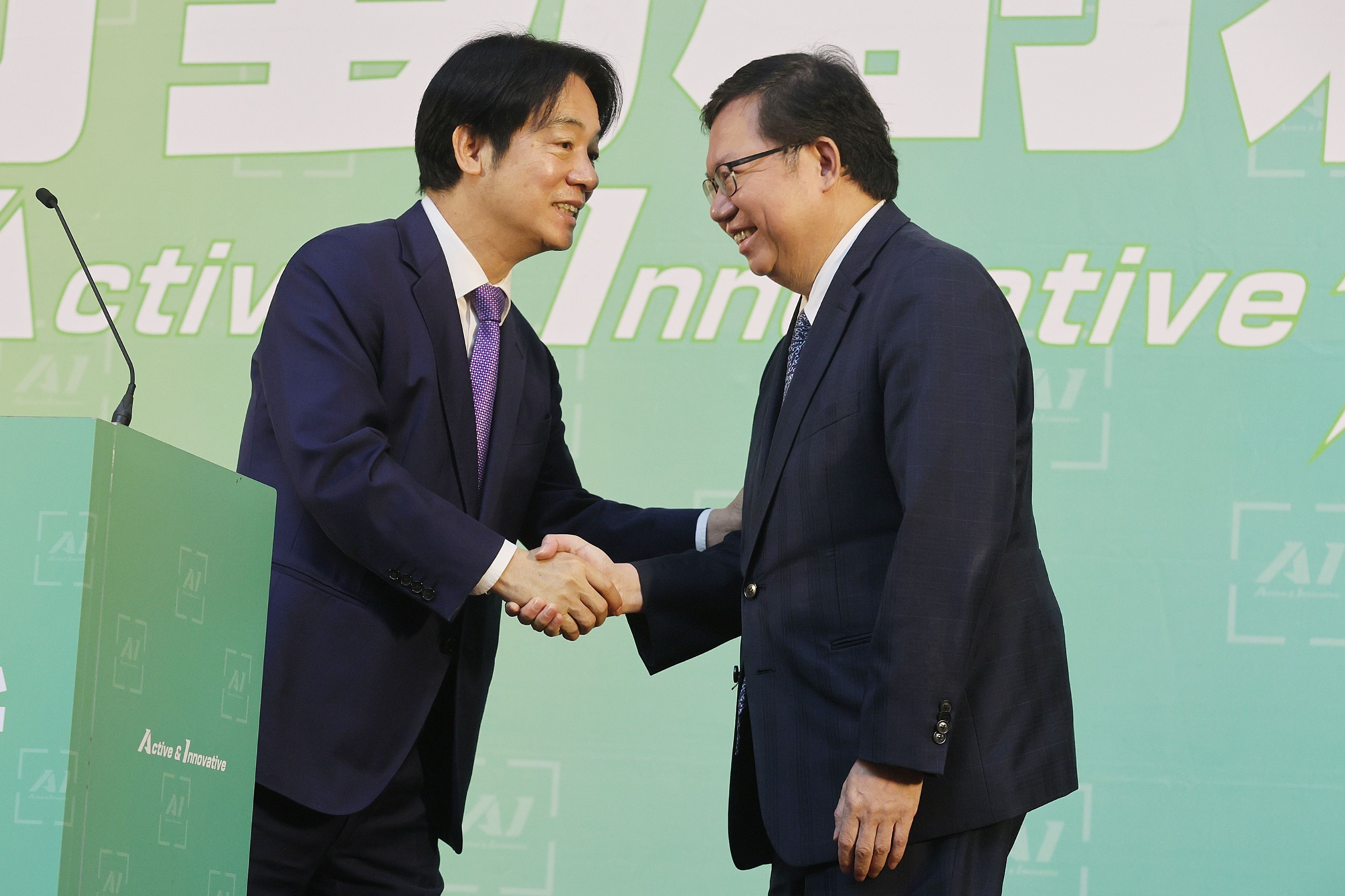 知情人士向《風傳媒》透露，總統總統賴清德（左）在520前後布局國安和內閣人事時，原本屬意「台南幫人士」接任海基會董事長，沒想到居然被中途攔胡換成鄭文燦（右）。（柯承惠攝）