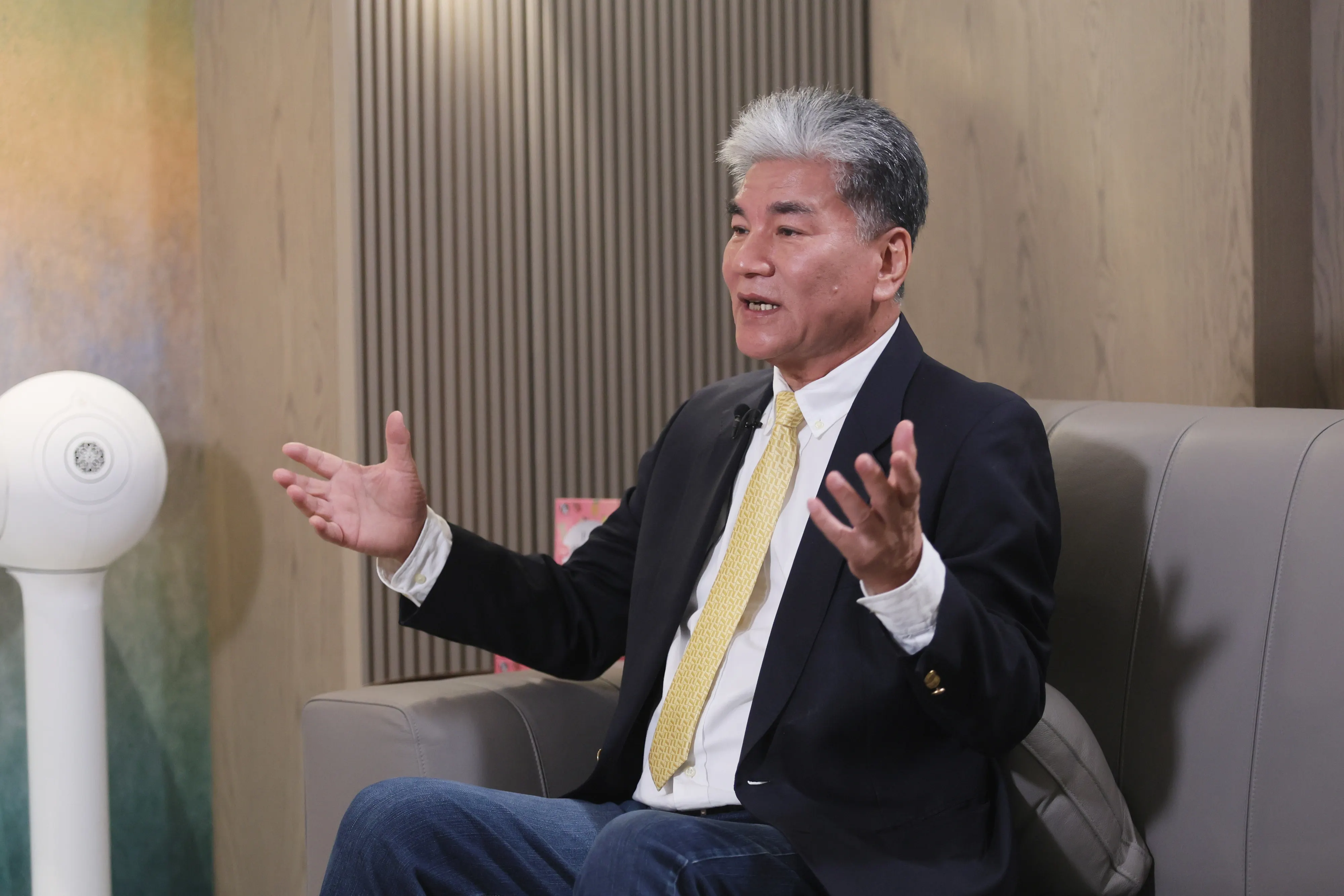前内政部長李鴻源（見図）は、まず原子力の続用に関する合意を達成し、その後関連する法規や延役方法を議論するべきだと述べた。（資料照，柯承惠攝）