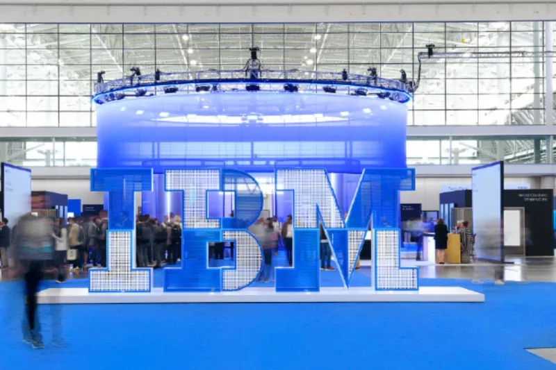IBM撤回北京、上海、大連等地超過1000名研發和測試崗位員工的權限。（圖／翻攝自微薄）