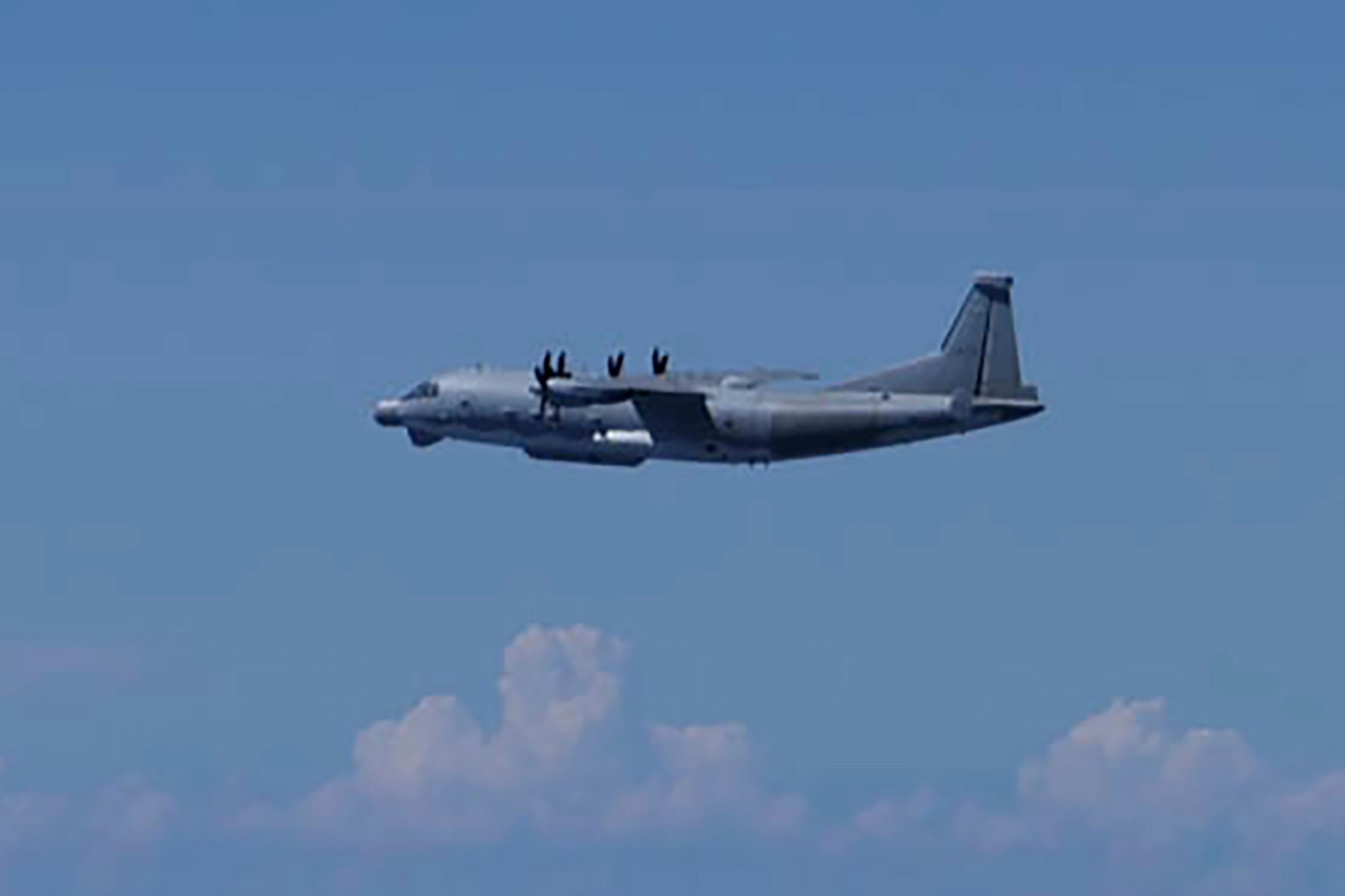 侵入日本領空の中国解放軍偵察機運-9。（AP）