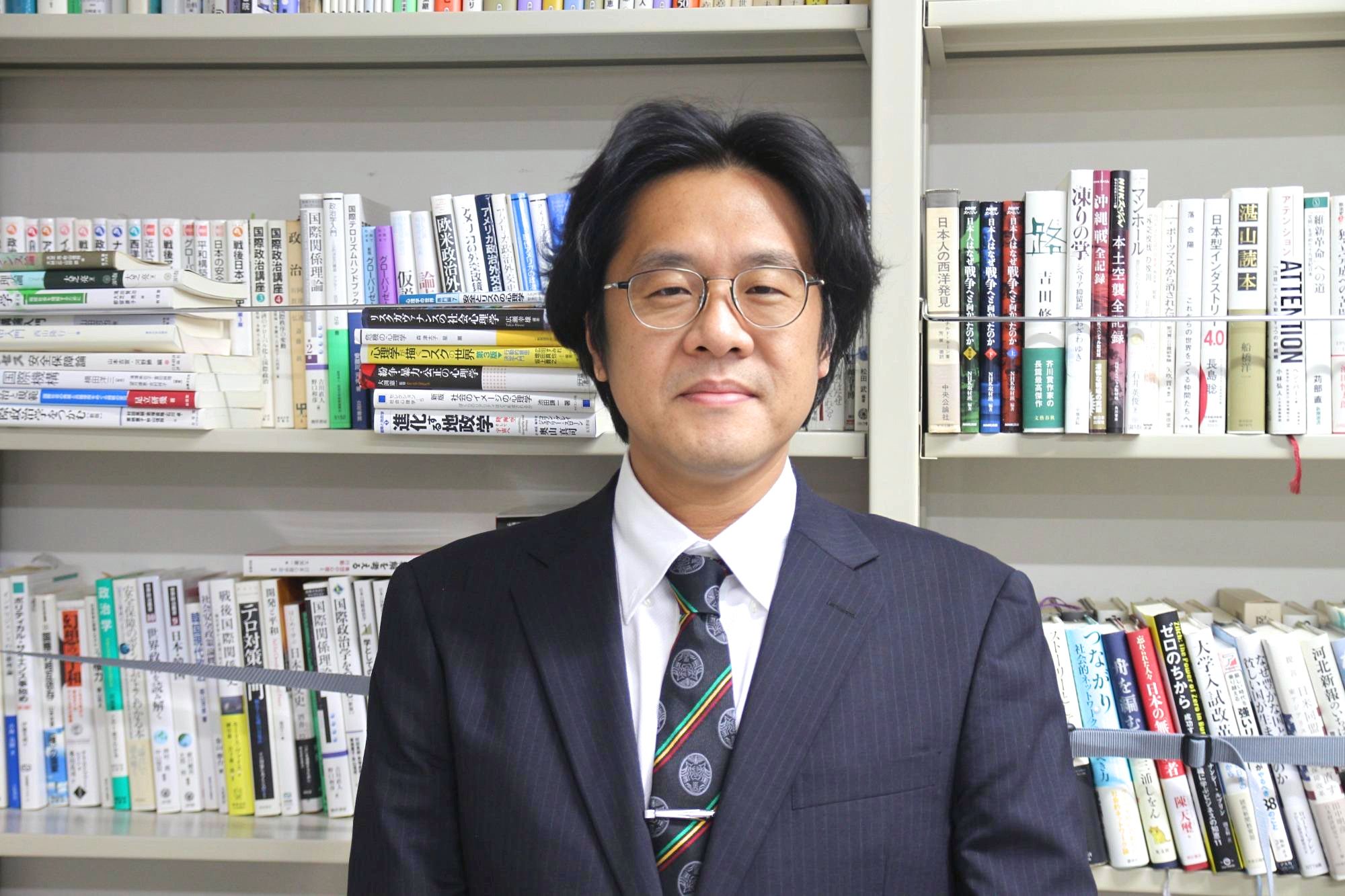 20241014-東京大學東洋文化研究所特任研究員、早稻田大學台灣研究所兼任副研究員黃偉修，接受《風傳媒》專訪。（黃信維攝）