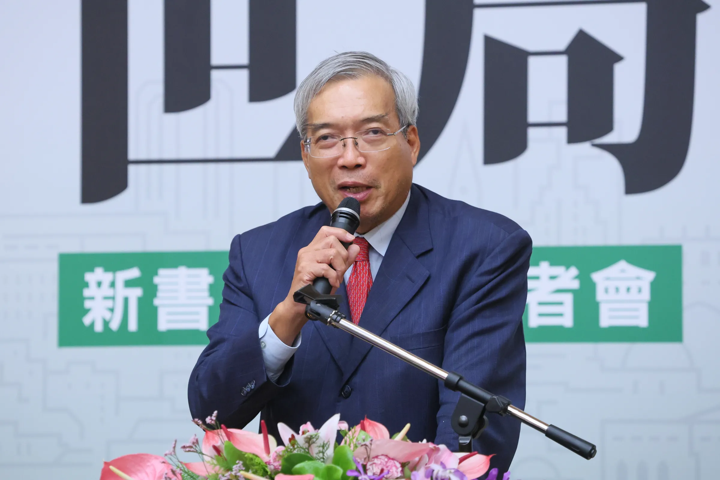 20241117-財信傳媒董事長謝金河17日出席「世局」新書發表暨記者會。（顏麟宇攝）