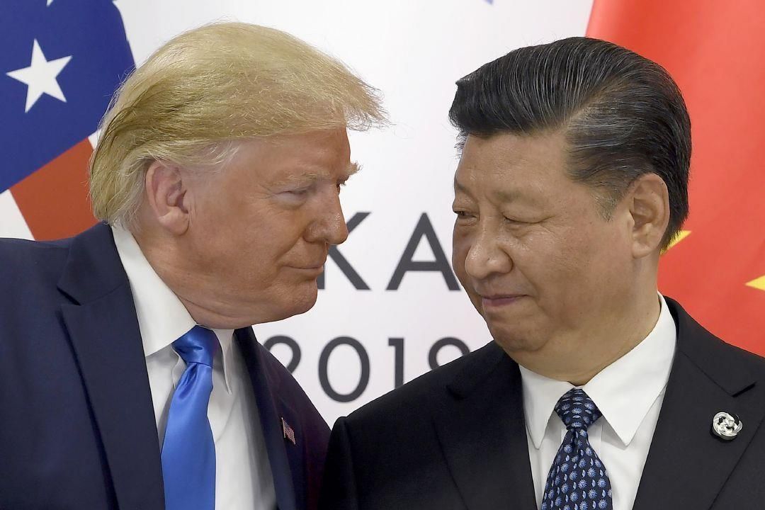 在2019年6月29日。川普（Donald Trump，左）在日本大阪舉行的「G20」峰會期間與中國國家主席習近平見面。（AP）