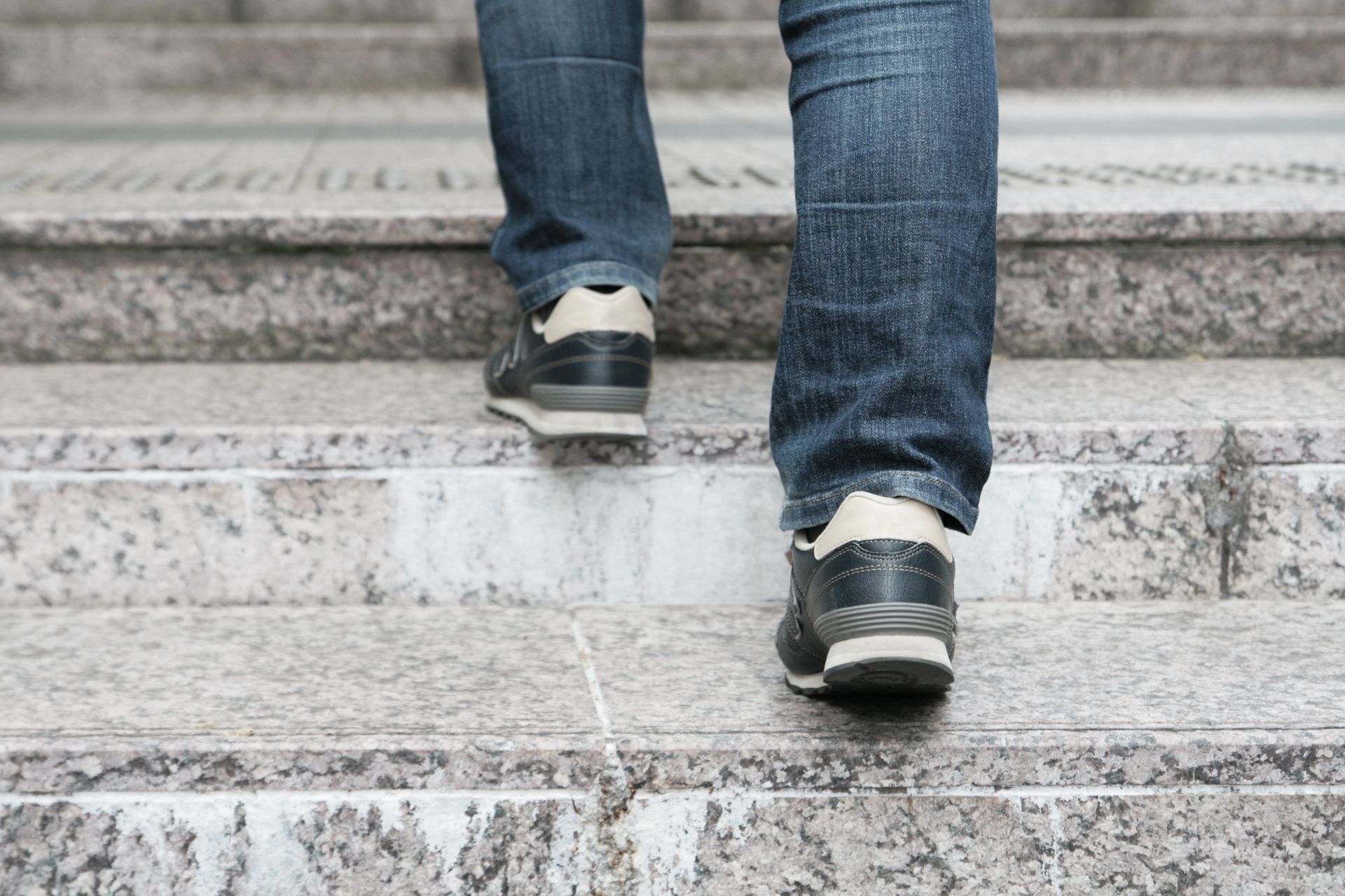 鞋 步鞋 走路（示意圖／取自photo-ac）