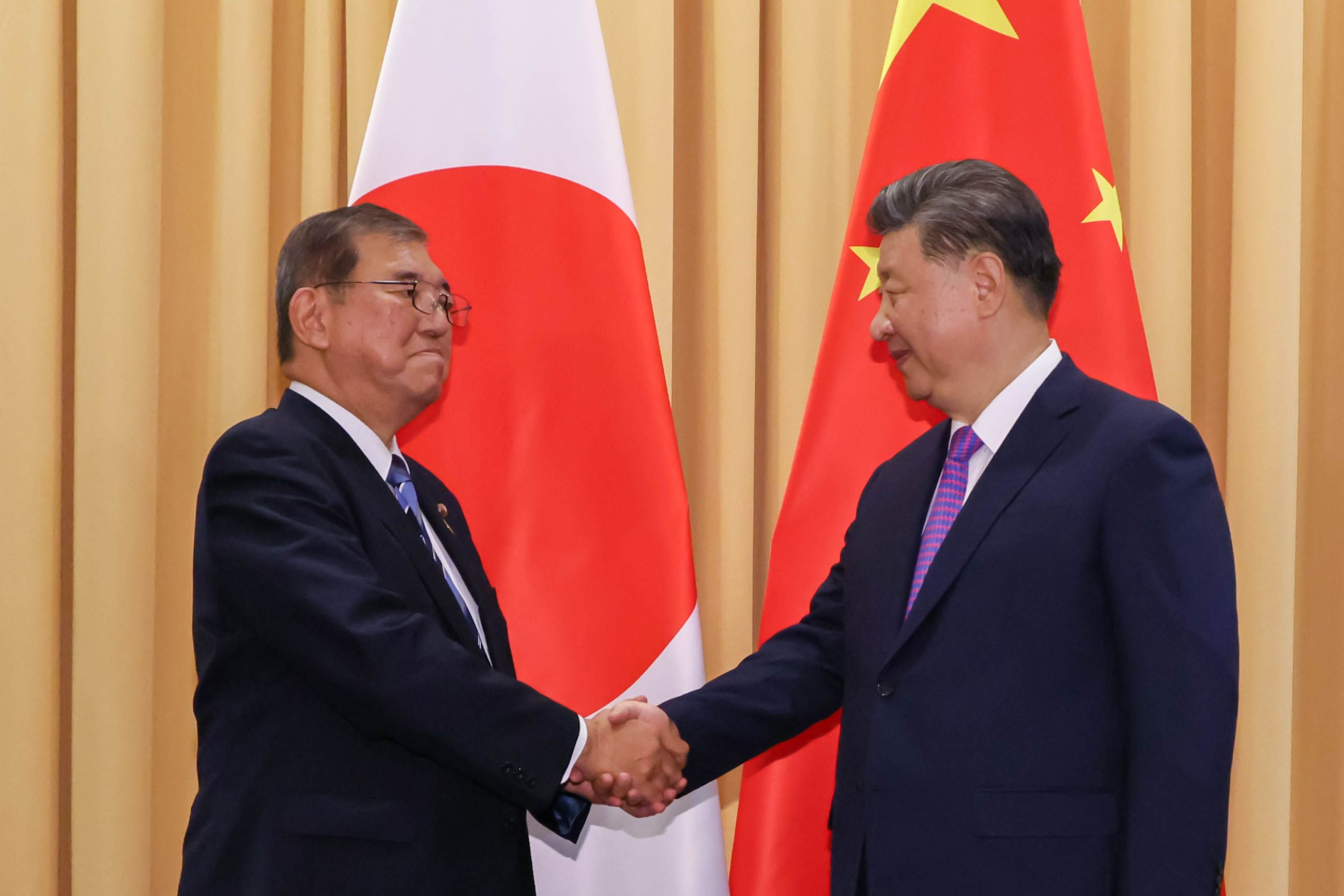 2024年11月、日本の石破茂首相と中国の習近平国家主席がペルーで会談。（日本首相官邸ウェブサイト）