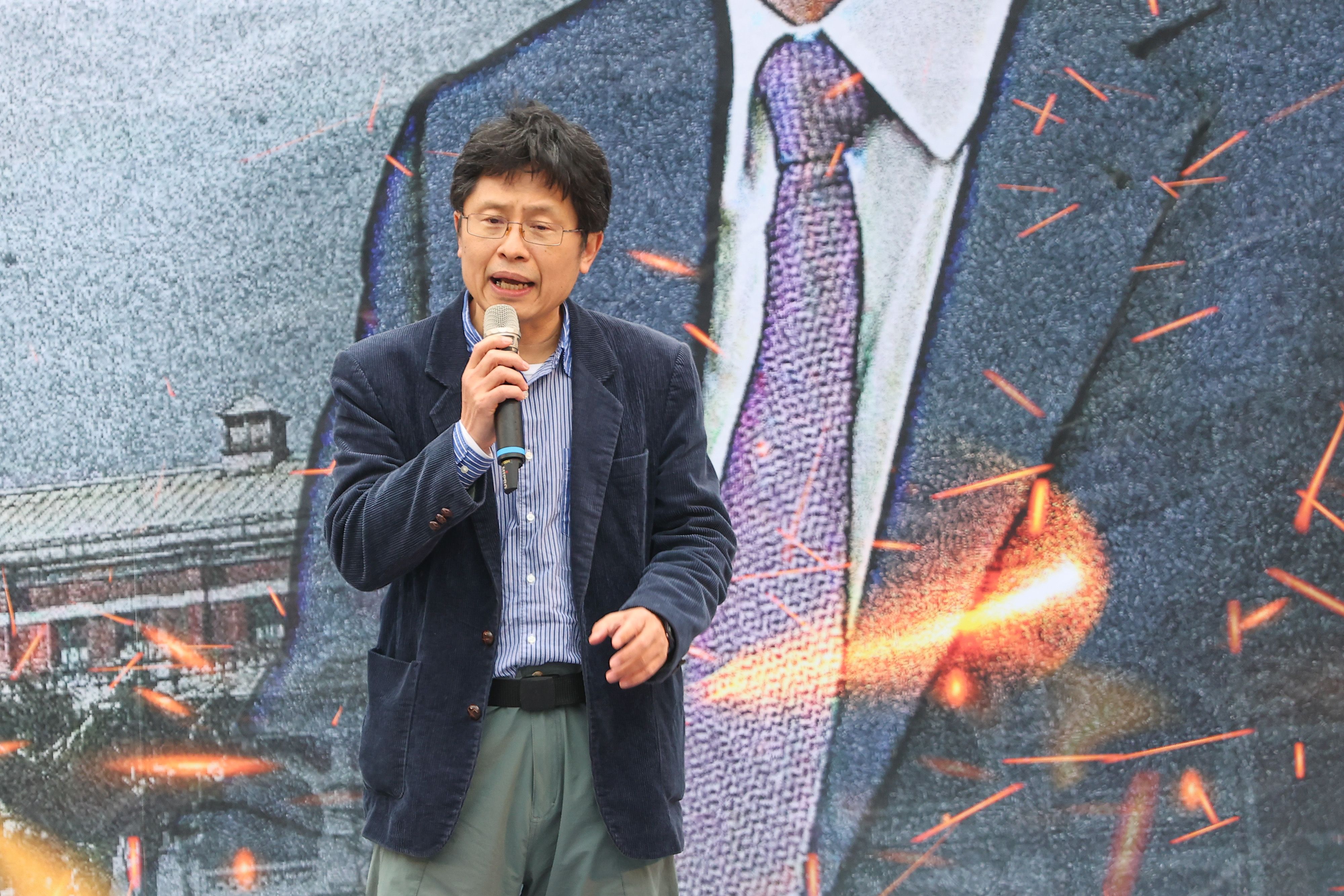 20250111-醫師沈政男11日出席「111拒絕綠色威權，還我司法正義」集會活動。（顏麟宇攝）