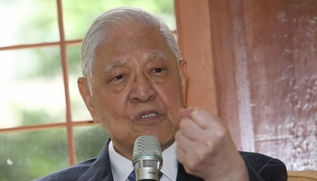 針對台北市長柯文哲「殖民越久越好」的爭議，前總統李登輝表示，柯不太了解英文和歷史，講話時應多思考一下，不要太衝動。（資料照片，吳逸驊攝）