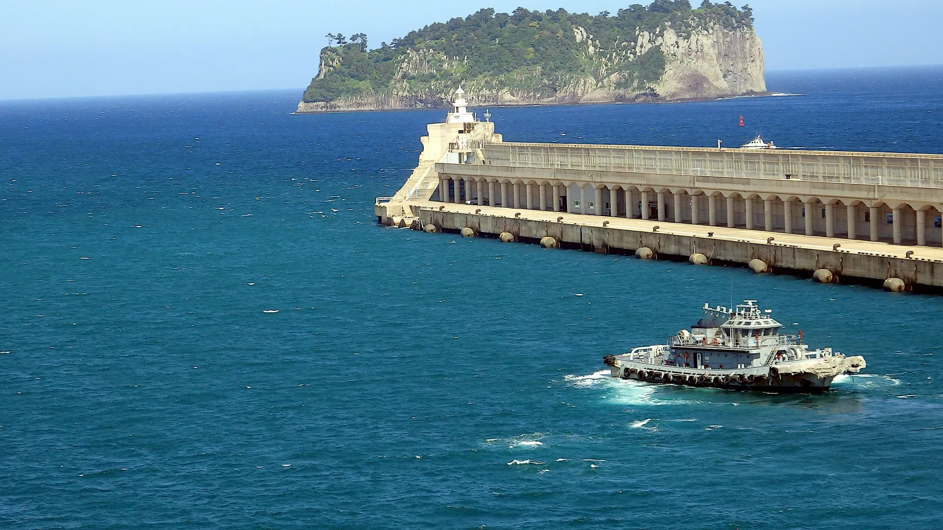 韓國濟州島西歸浦江井港碼頭。（PhotoAC）