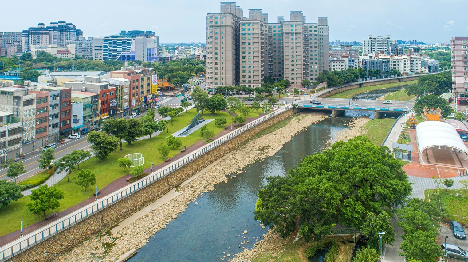 桃園中壢老街溪步道成為最夯景點之一。（圖／桃園市政府觀旅局提供）