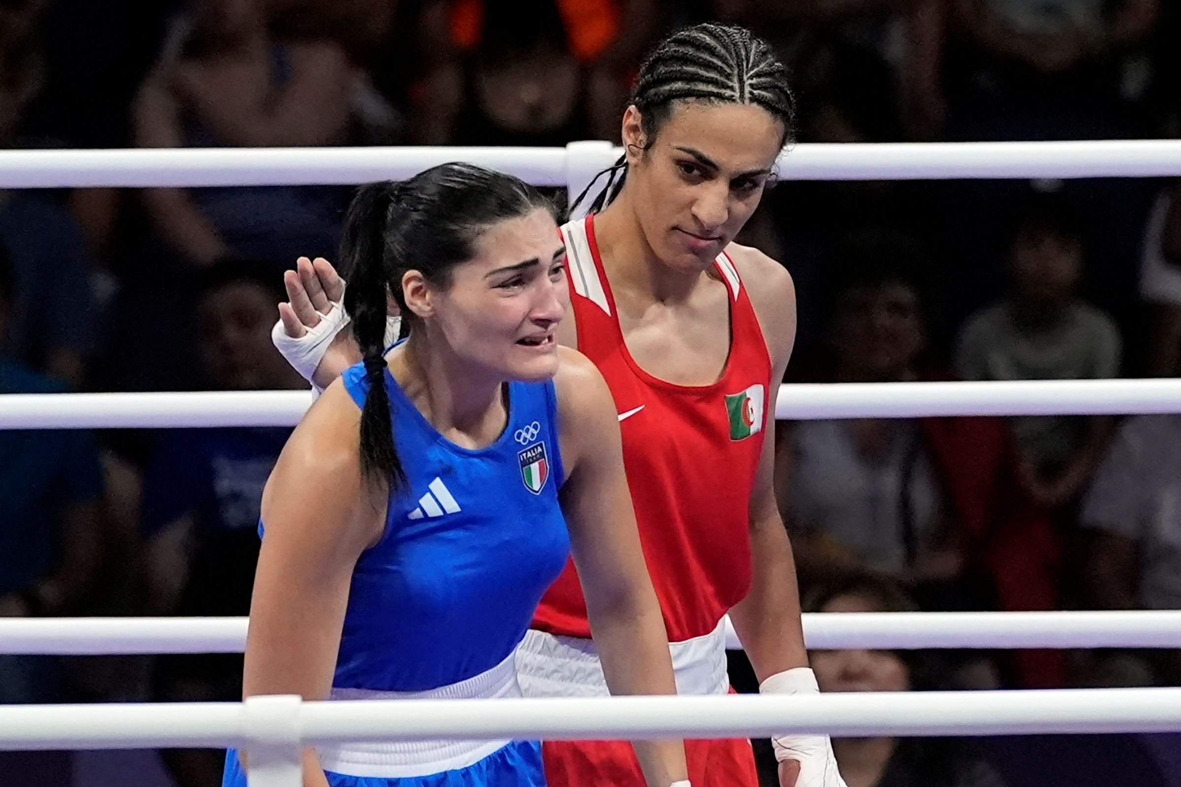 阿爾及利亞女子拳擊選手卡莉芙（Imane Khelif，紅衣）。（美聯社）
