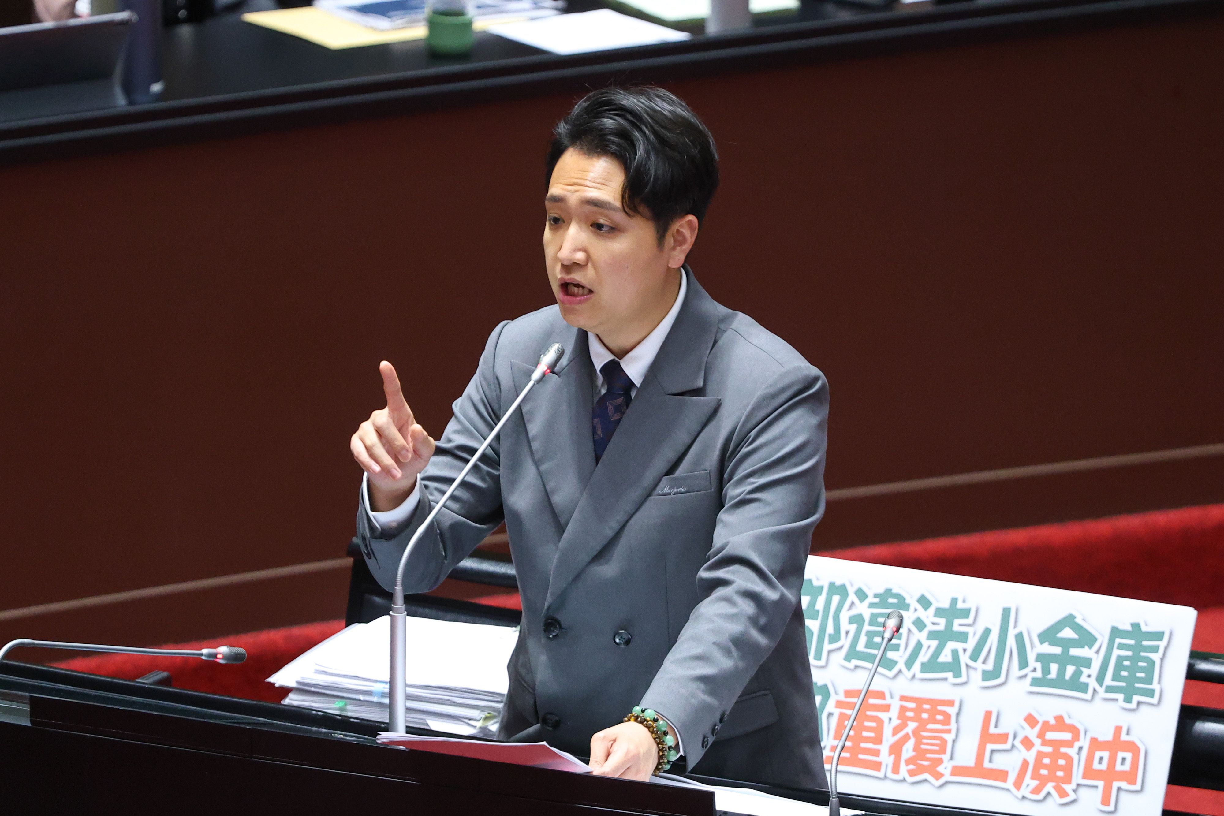 20250314-國民黨立委羅廷瑋14日於立院質詢。（顏麟宇攝）