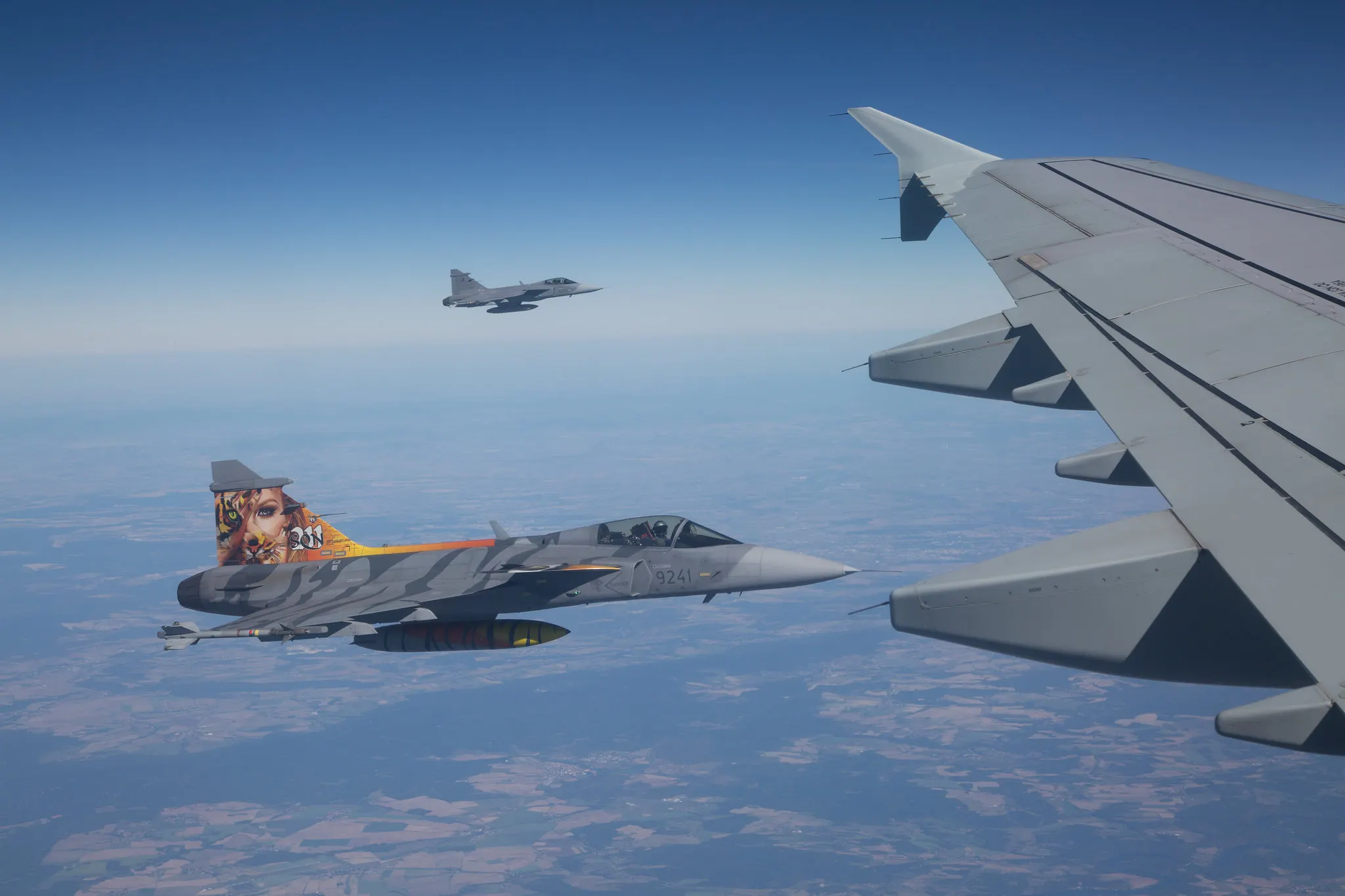 捷克空軍獅鷲戰機參與跨國聯合軍演。（翻攝自北約）